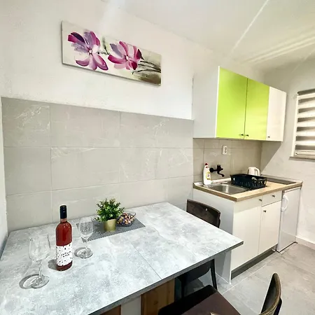 Aria Apartment *